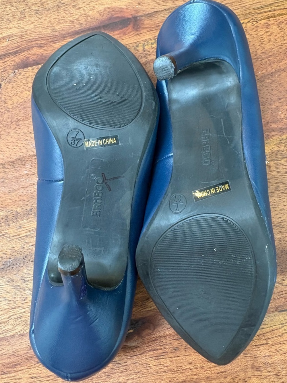 Navy blue Mary Jane pump from the brand Bamboo. Size 7 - Picture 9 of 10